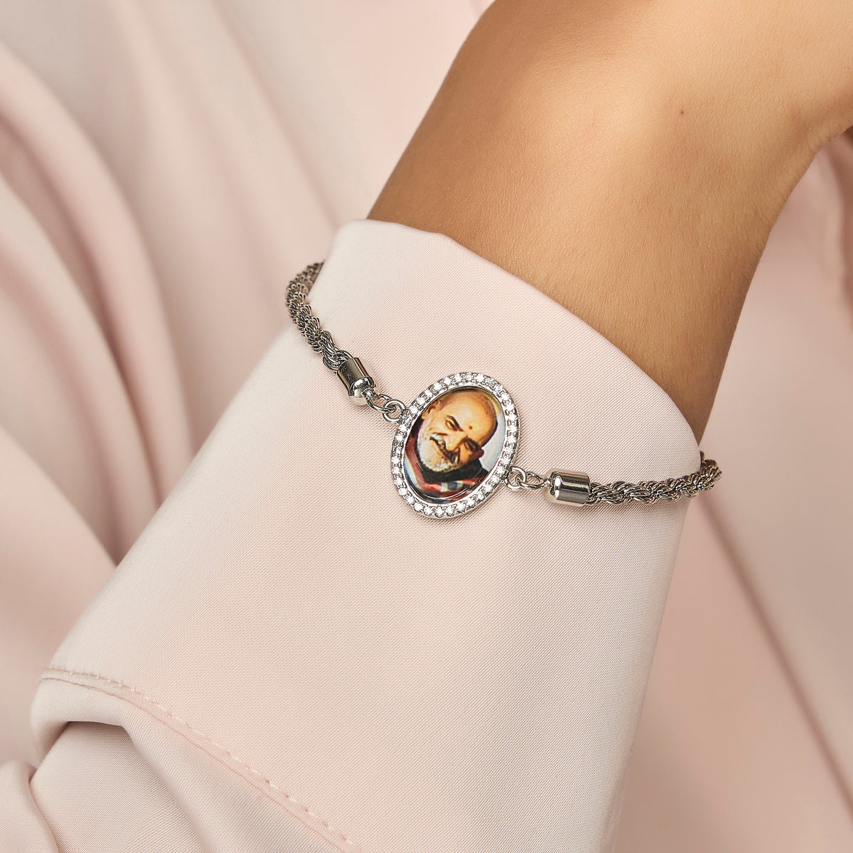 Neem Karoli Baba Silver Twisted Chain Bracelet