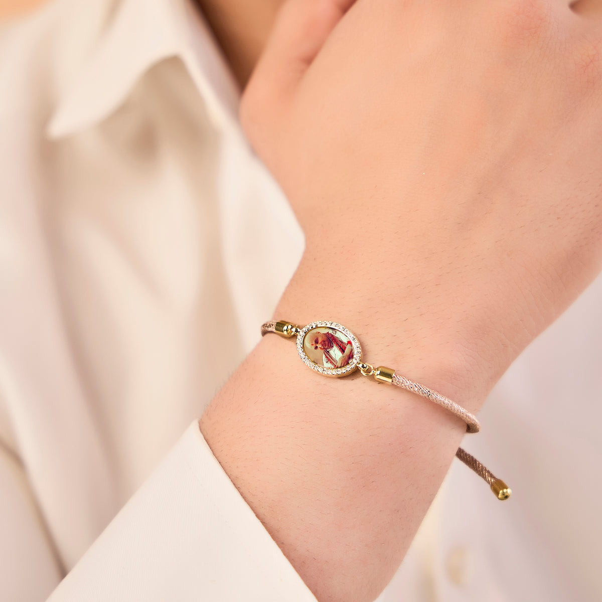 Guruji Swaroop Zari Thread Bracelet- Rose
