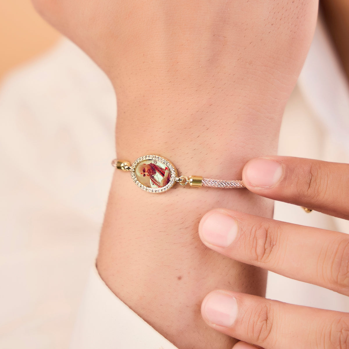 Guruji Swaroop Zari Thread Bracelet- Rose