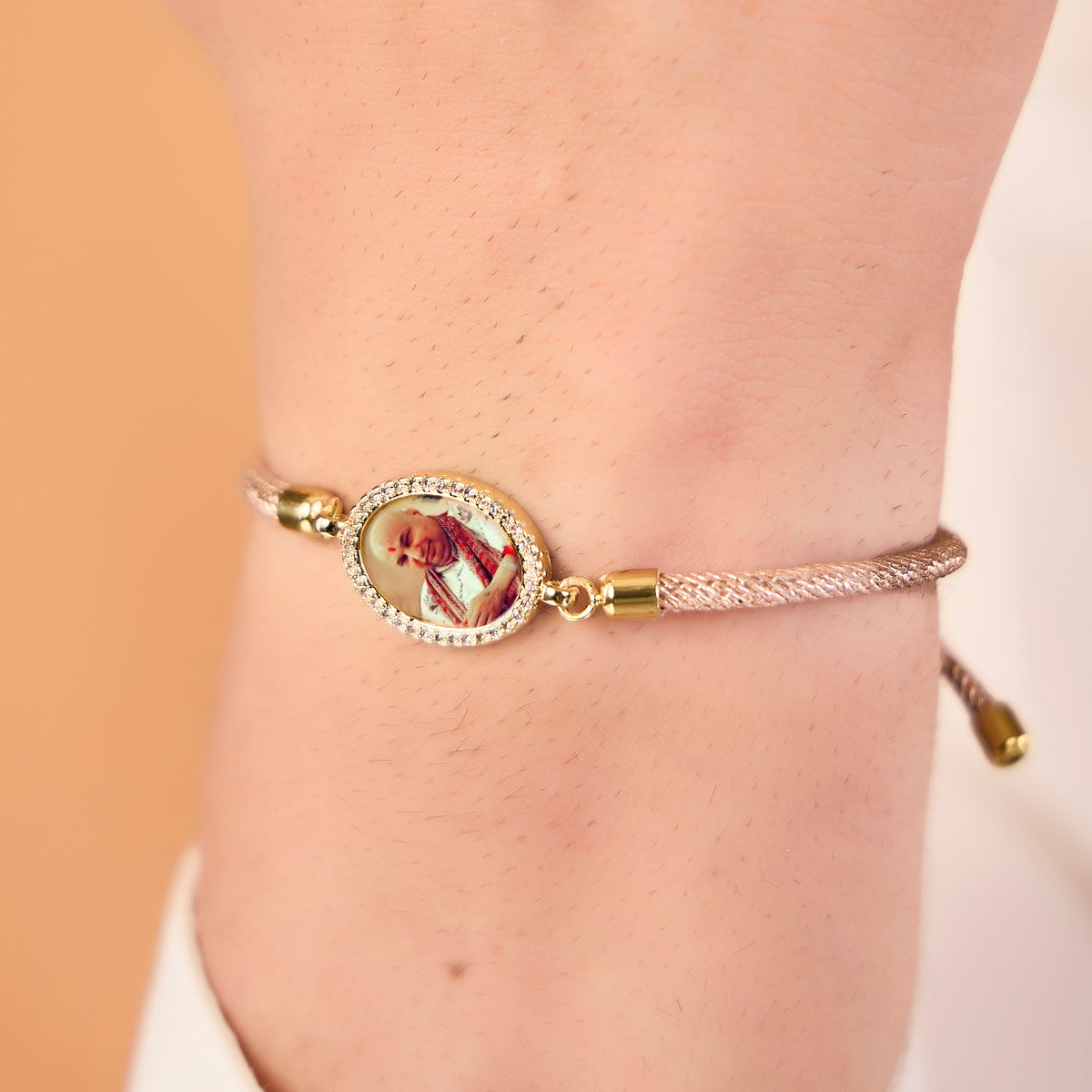 Guruji Swaroop Zari Thread Bracelet- Rose