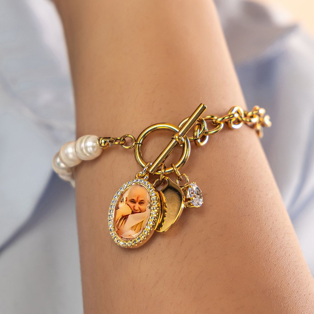 Pearl Chain Hanging Guruji Bracelet ( due to high demands dispatch will take 2-3 weeks )