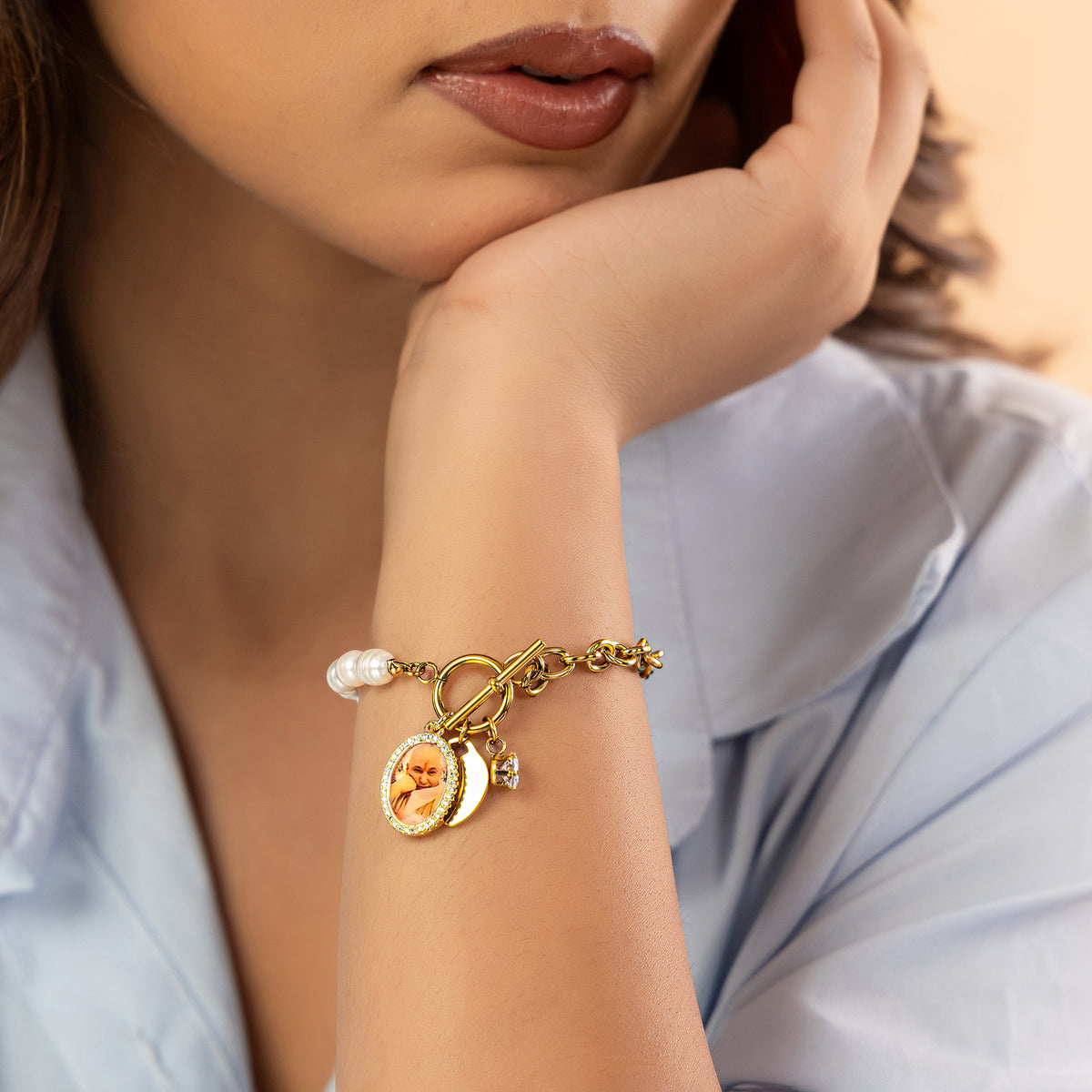 Pearl Chain Hanging Guruji Bracelet ( due to high demands dispatch will take 2-3 weeks )