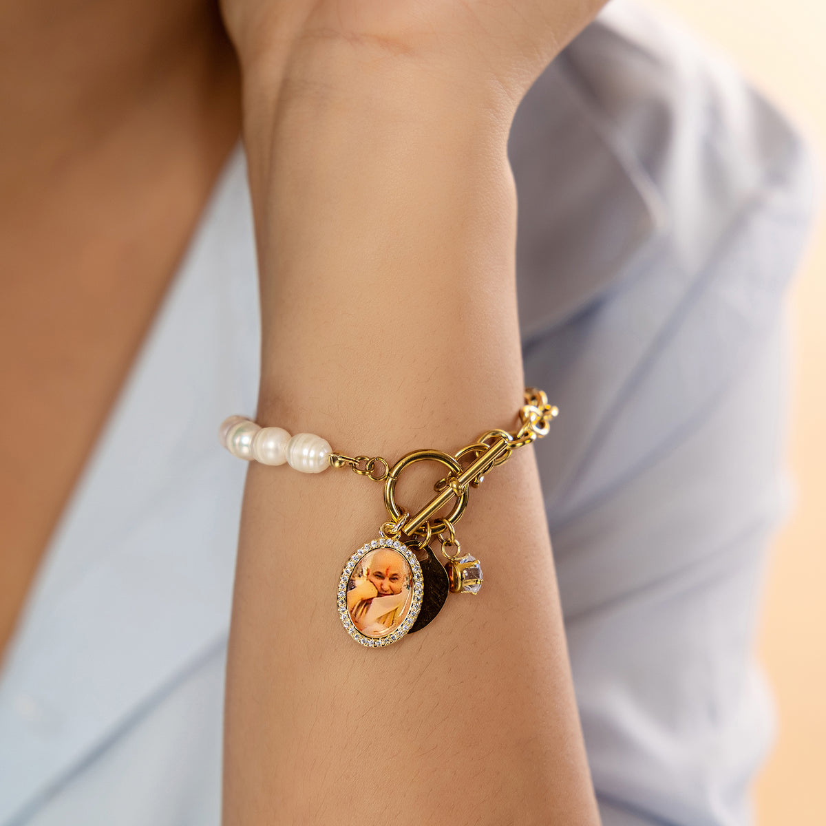 Pearl Chain Hanging Guruji Bracelet ( due to high demands dispatch will take 2-3 weeks )