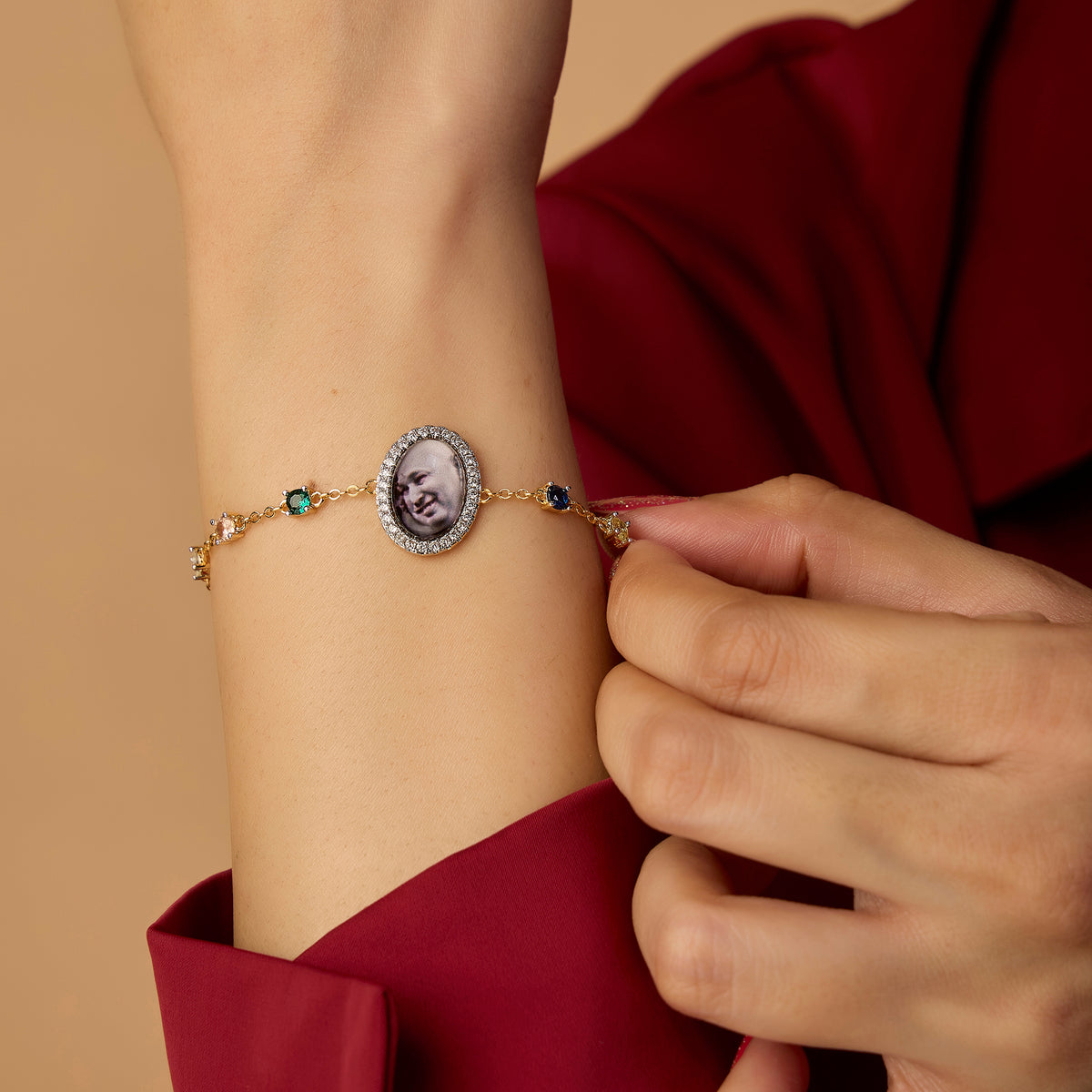 Guruji Swaroop Navratna Stones Om Bracelet
