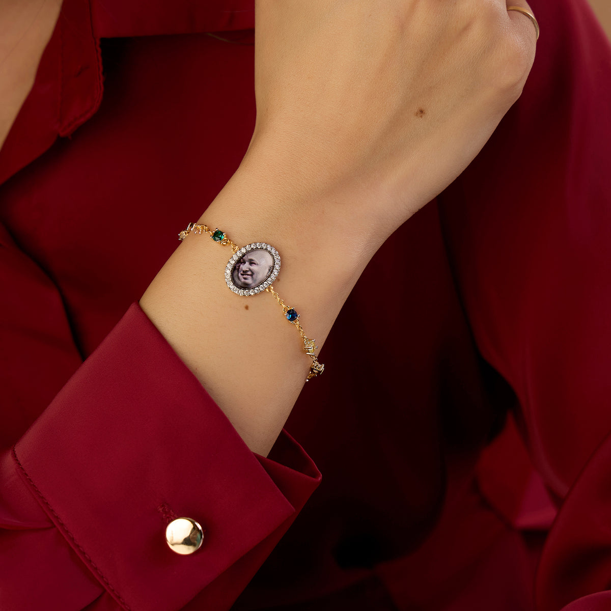 Guruji Swaroop Navratna Stones Om Bracelet