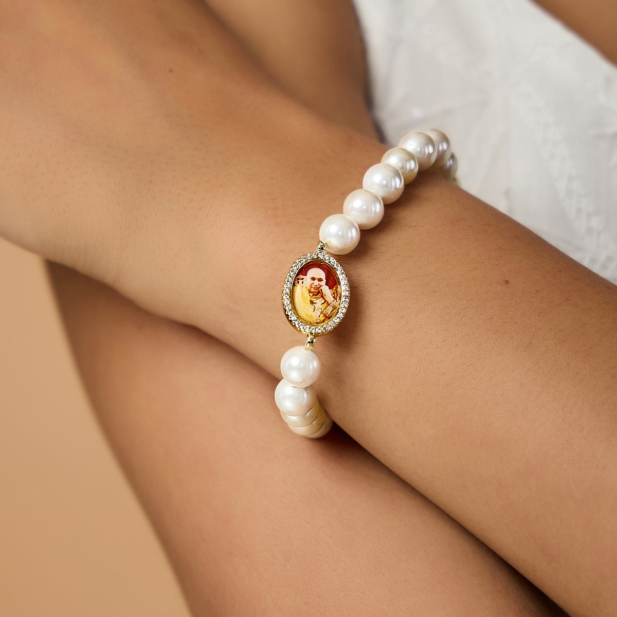 Guruji Swaroop Pearl Bead Bracelet- Yellow