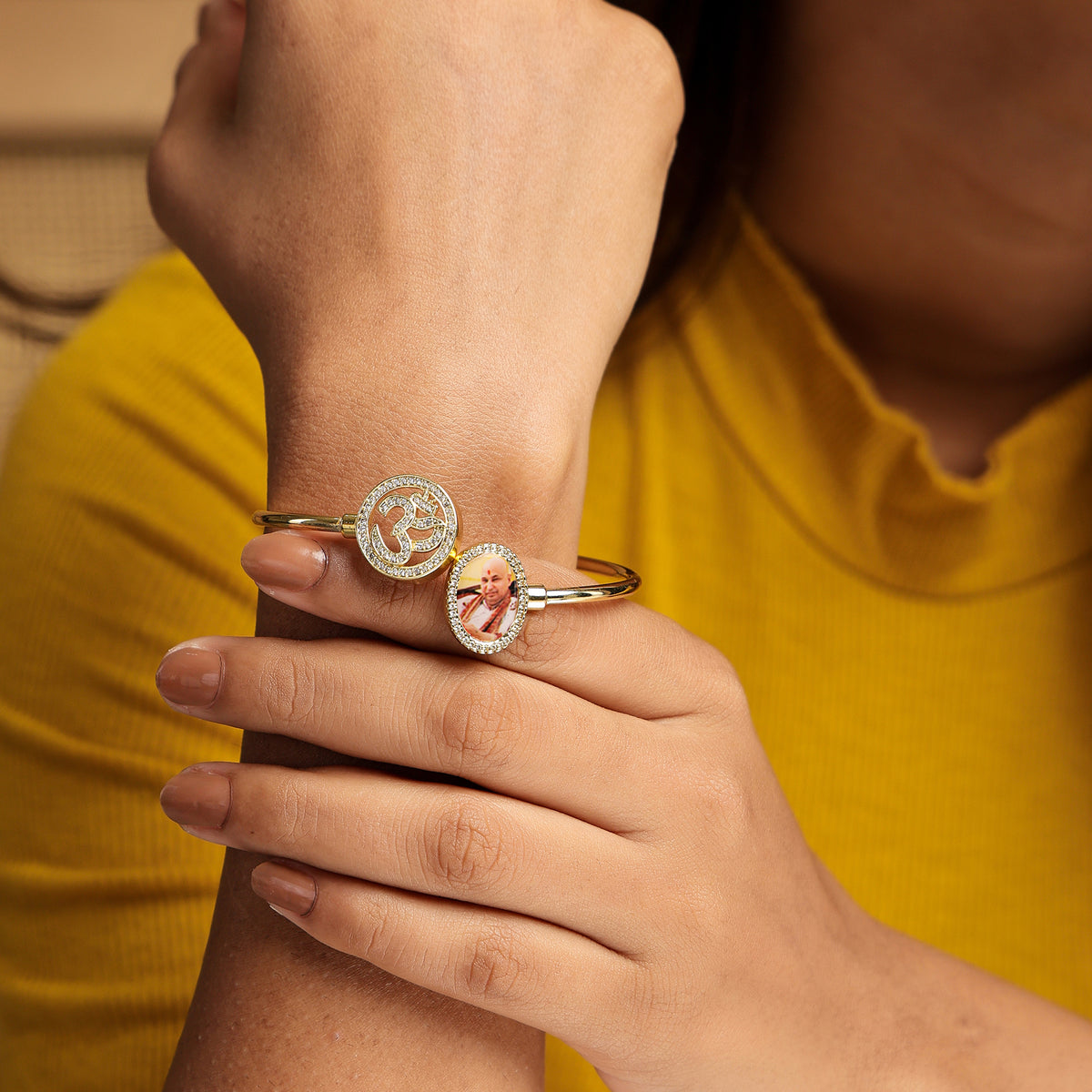 Jai Guruji Swaroop Om Kada