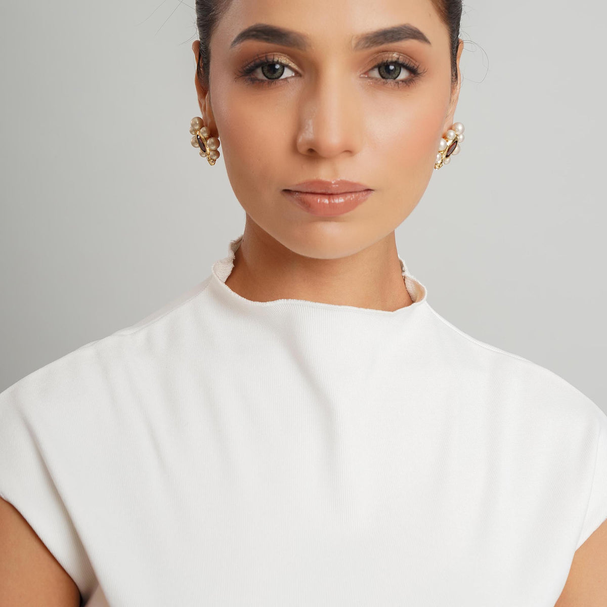 Flower Stone Pearl Studs