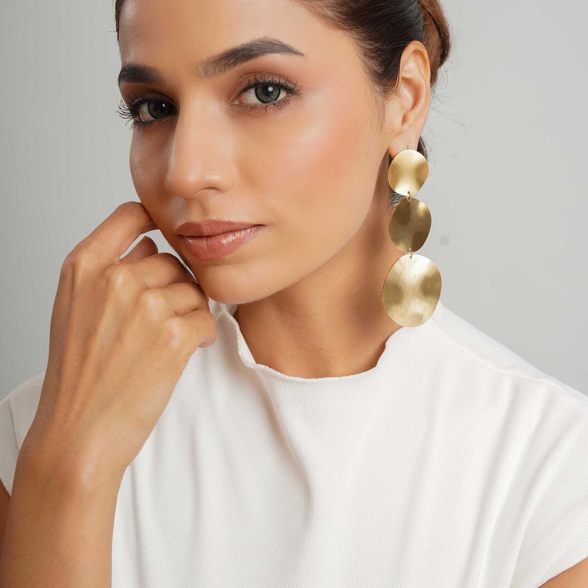 Graduated Gold Disc Earrings