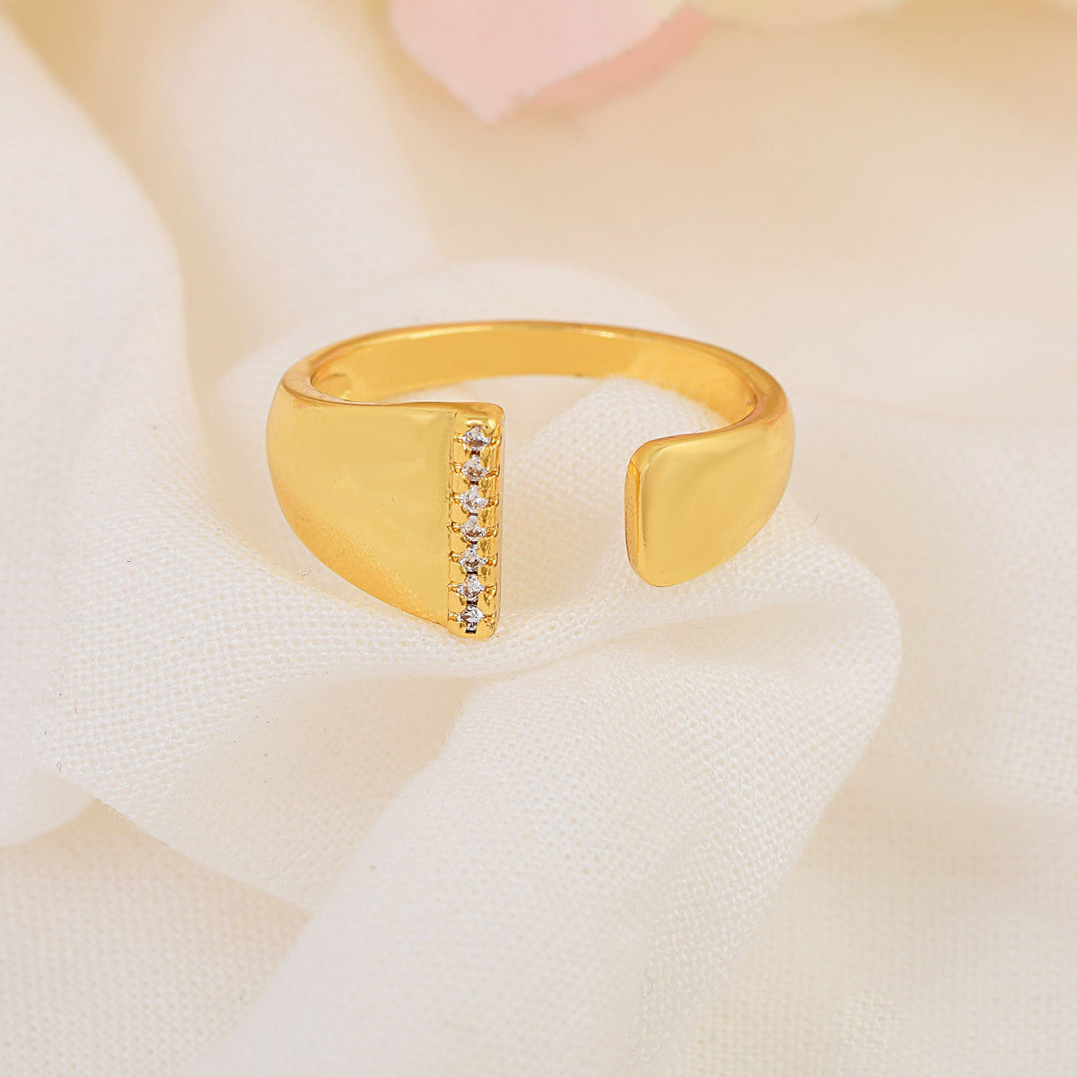 Letter I Swarovski Ring