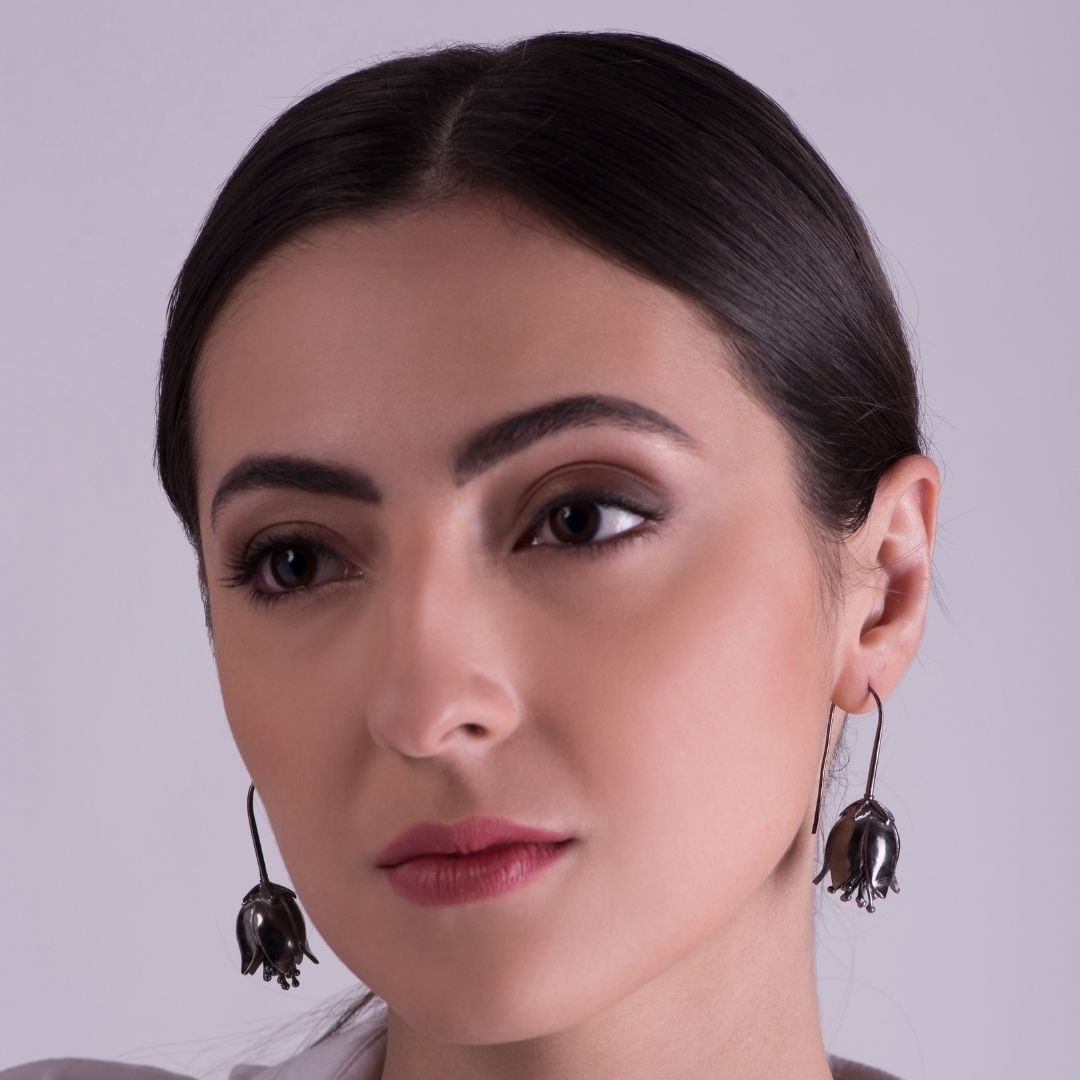 BLACK TULIP EARRINGS
