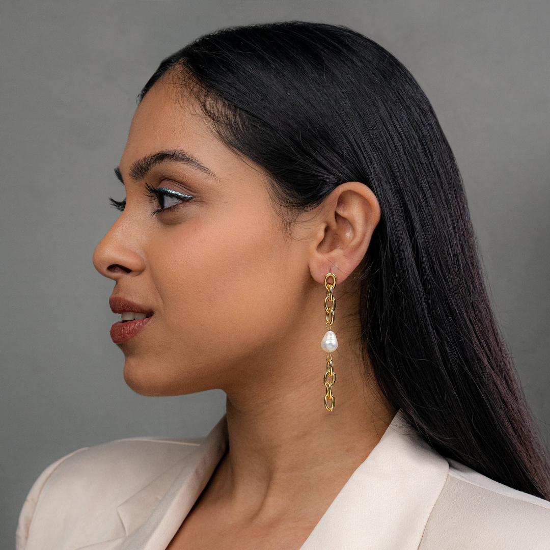 Link Hanging Pearl Gold Earrings