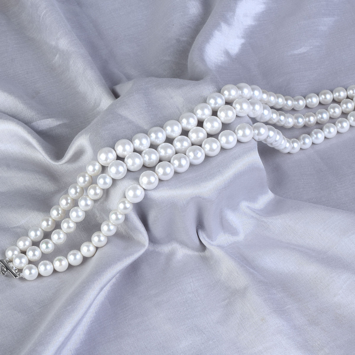 Multilayered Pearl Choker