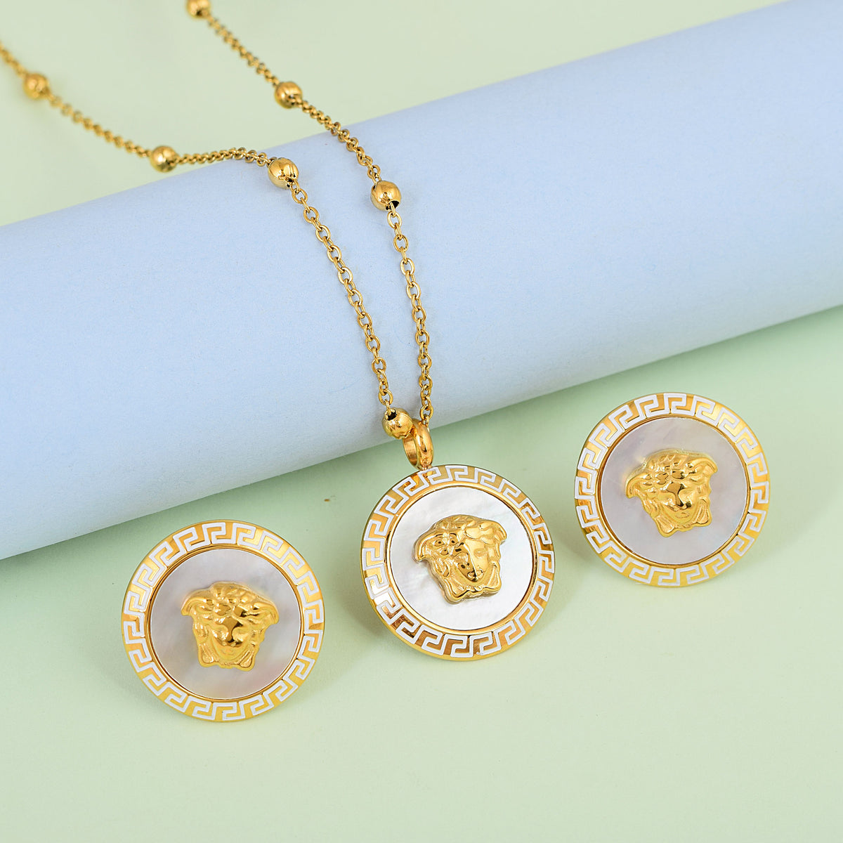 Empress Paris White and Gold set