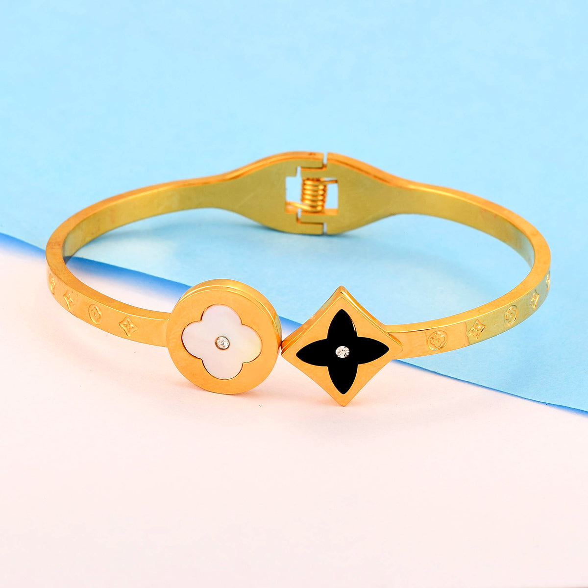 Black and White Flower Bracelet