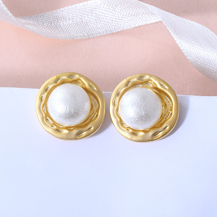 Pearl Glory Gold Stud Earrings
