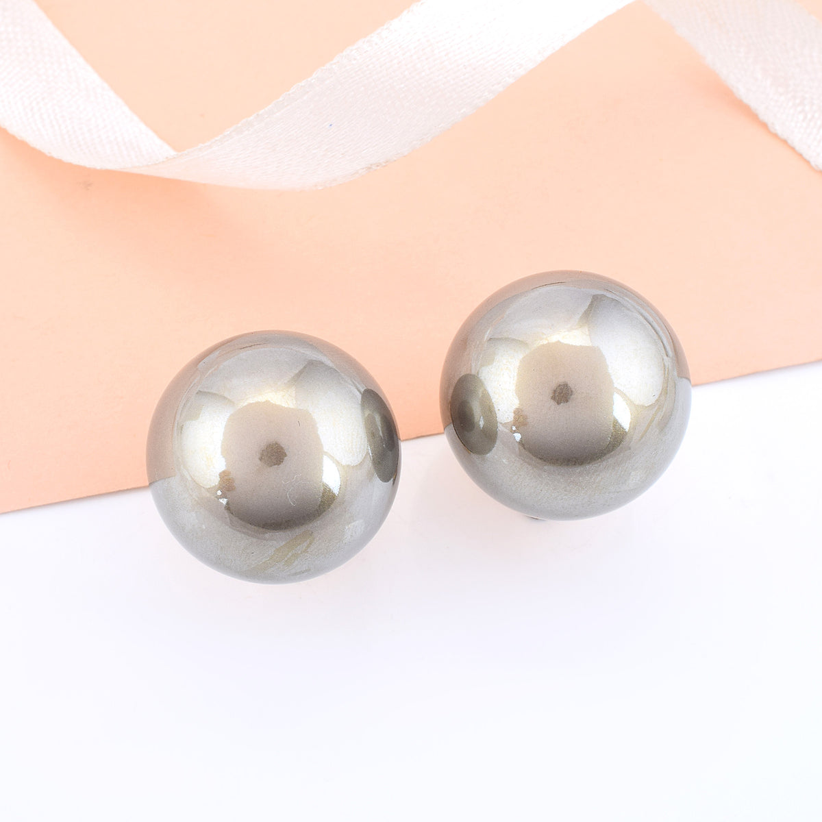 Oversized Grey Pearl Studs