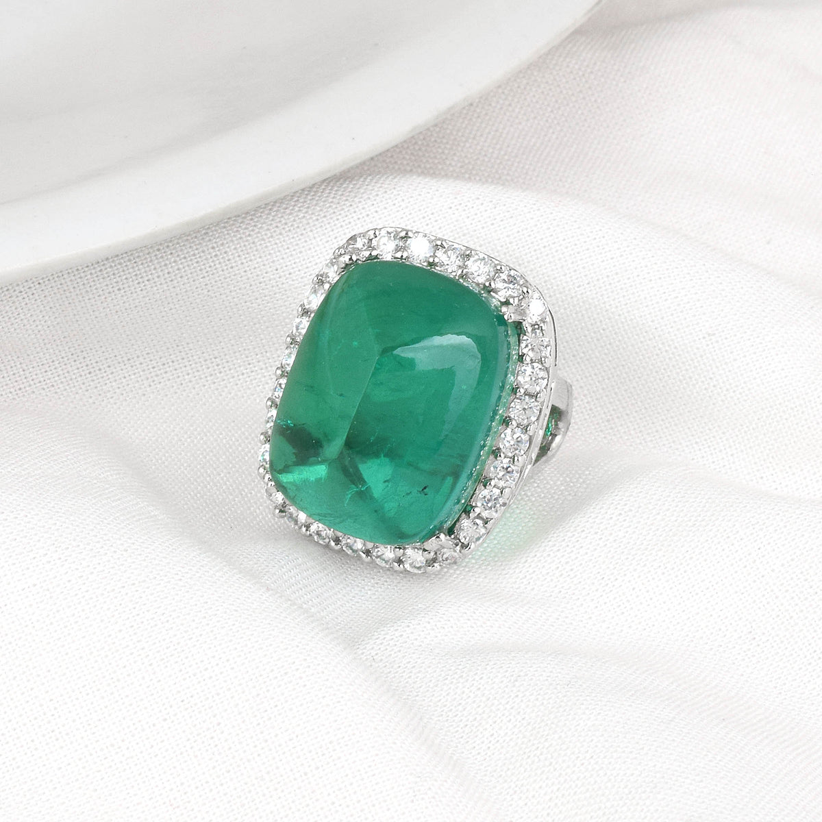 Emerald Dia Ring