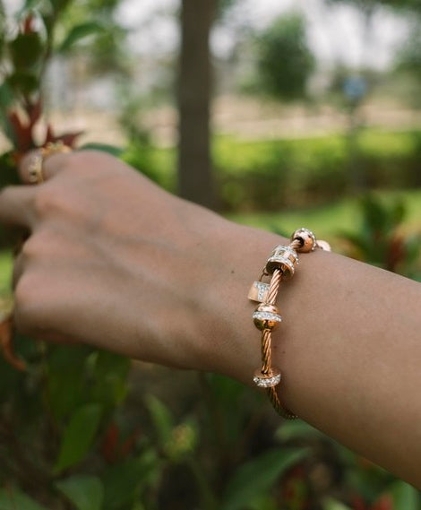 Lock-Charm Rose T Bracelet